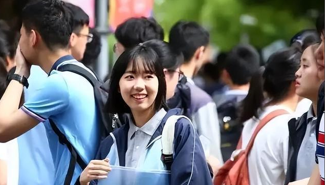 教师主导的底线真实为每个学生的生长注入精准助力与温暖关心 教师主导的底线真实为每个学生的生长注入精准助力与温暖关心