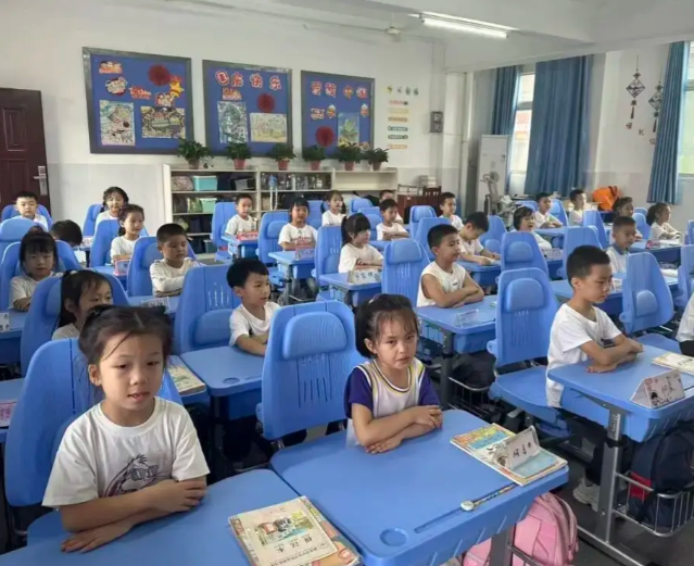 听巡课1000余节精准确诊讲堂教学短板实施差异化辅导战略