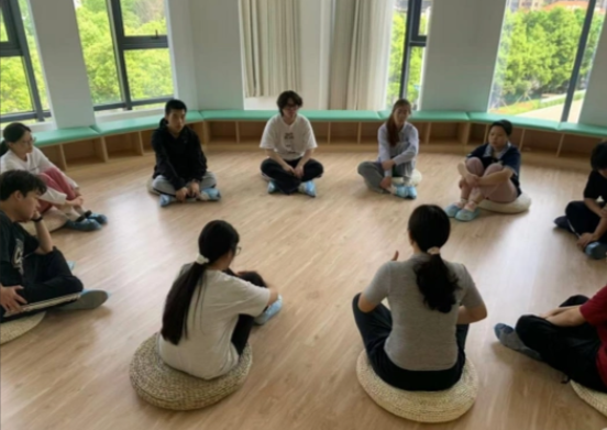 护航学生心思健康为主线深入阐释了心思健康教育中的角色定位 护航学生心思健康为主线深入阐释了心思健康教育中的角色定位